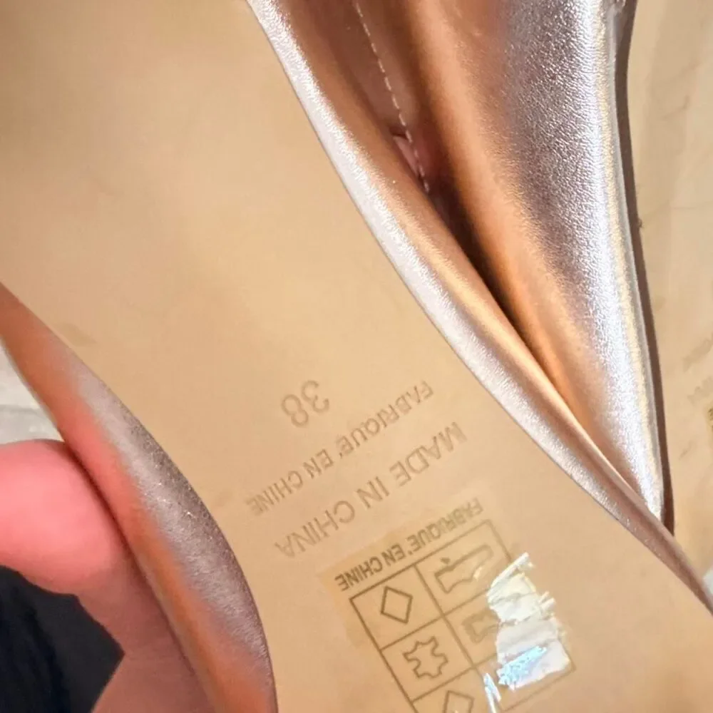 Free people Rose Gold metallic ankle boots pointed toe kitten heel Sz US 7.5